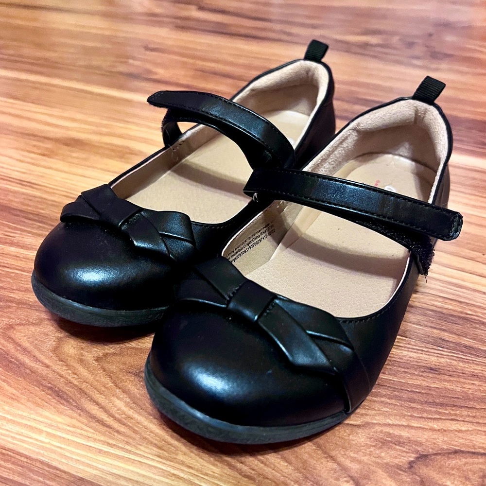 Girls cat and jack orthopedic flats size 13